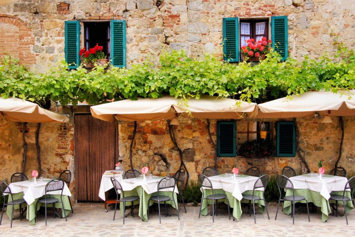 Les beaux jours bientôt de retour : optimisez la terrasse de votre restaurant !