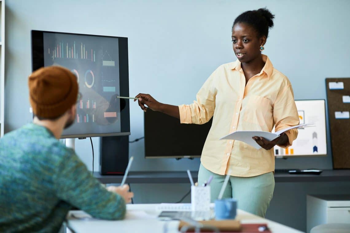 Comment l'intégration audiovisuelle révolutionne le travail collaboratif
