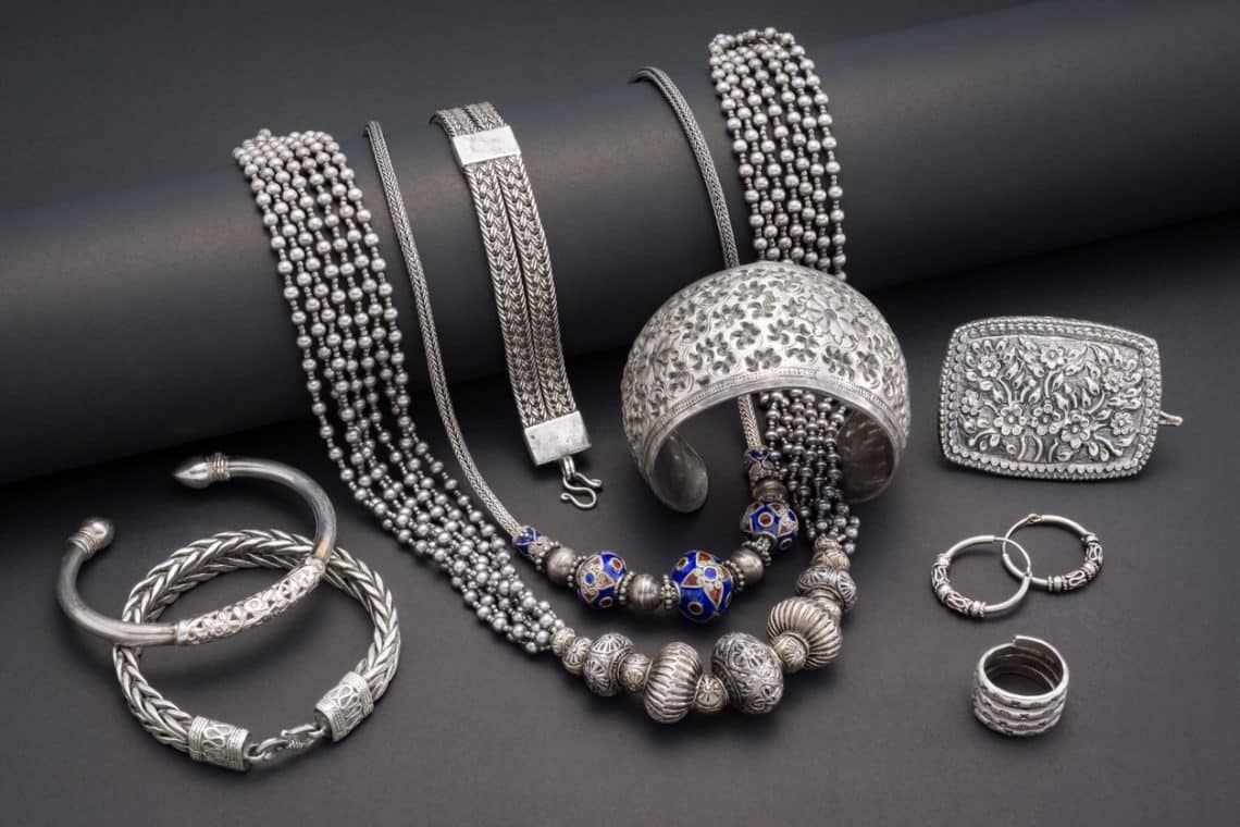 Joaillerie : ce que vous devez savoir sur les normes et les labels de l’argent massif