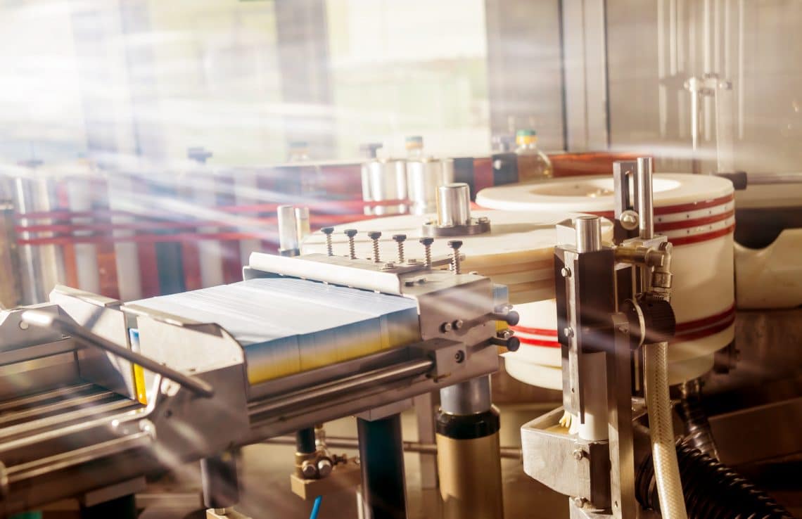 Étiquetage industriel : comment les étiqueteuses automatiques transforment les process